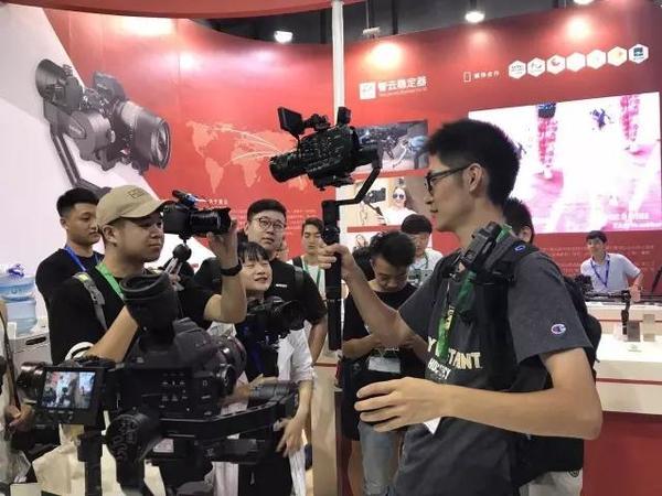 智云穩(wěn)定器攜新品亮相2017北京BIRTV！